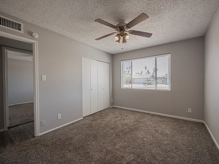 4704 S La Rosa Dr — Photo 14