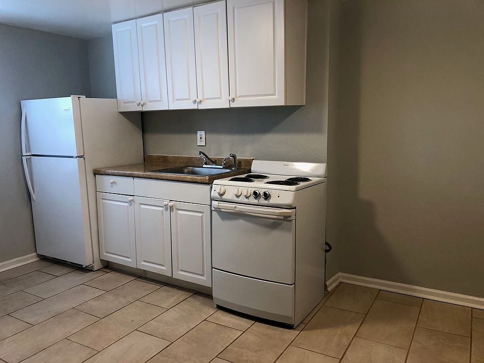 1st image of 669 Boulevard Ne APT 10
