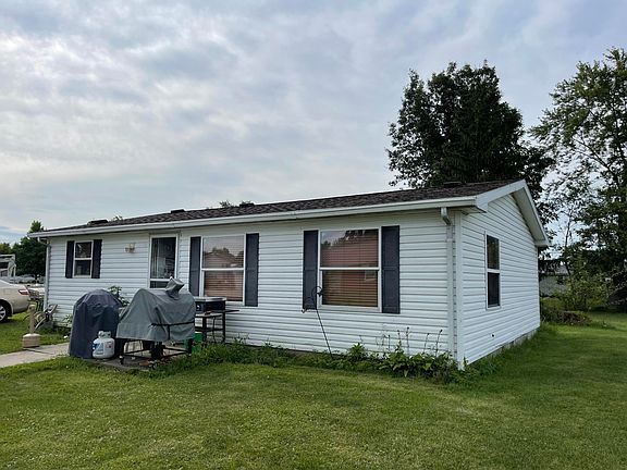 2nd image of 605 E College St