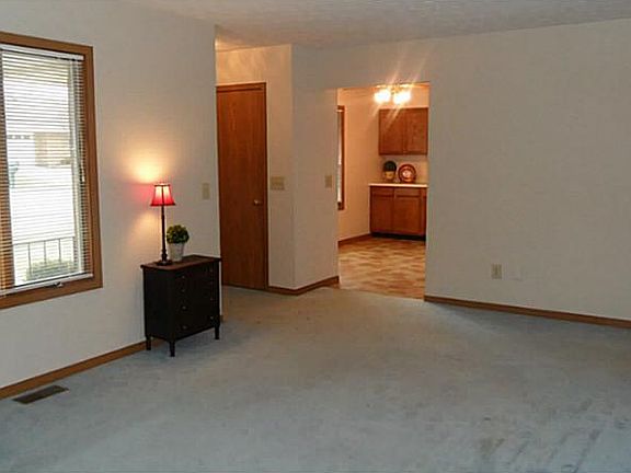 3rd image of 1265 Waterbury Pl