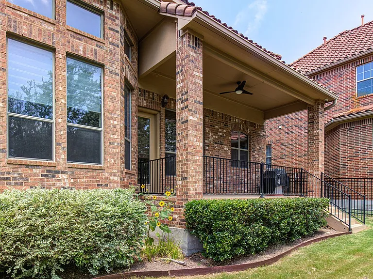 1917 Lakecliff Hills Ln — Photo 49