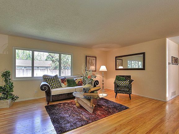 2nd image of 10431 E Estates Dr