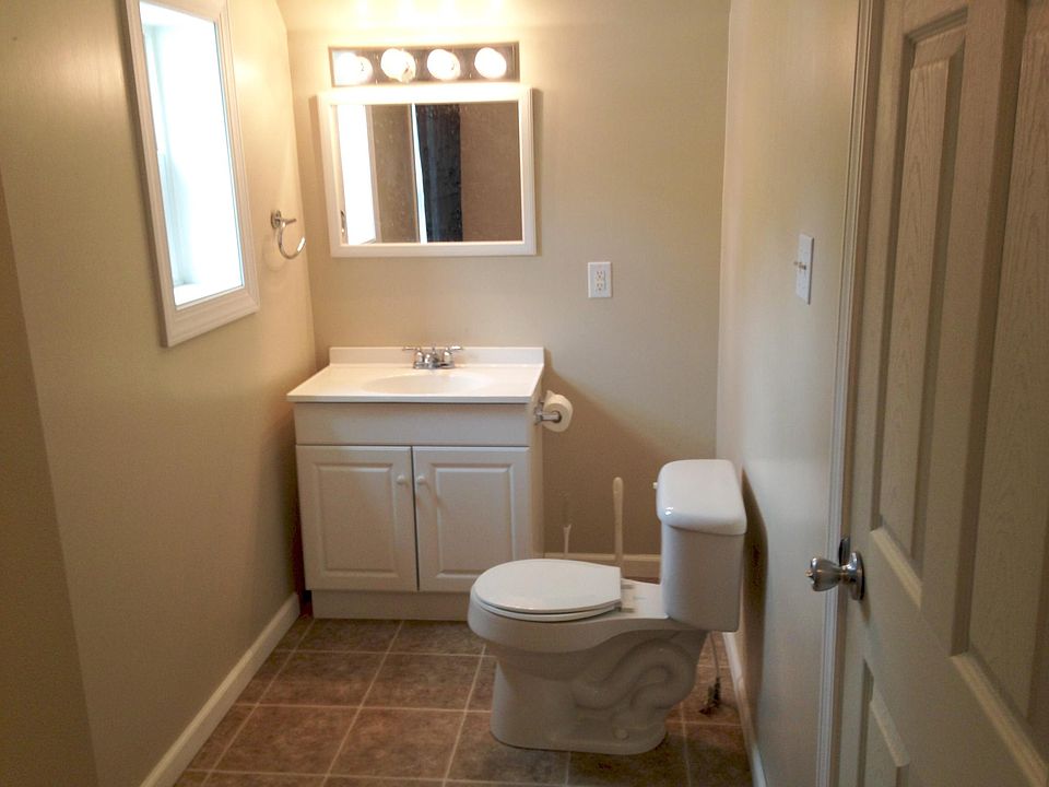 2nd image of 323 W Shafer Ave #1/2