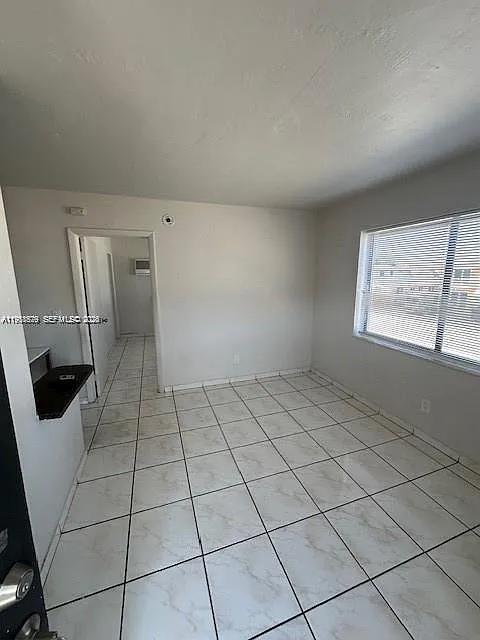Building Photo - 110 W 26th St #6