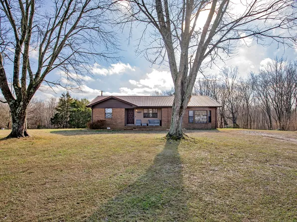 1035 Bledsoe Rd, Westmoreland, TN 37186