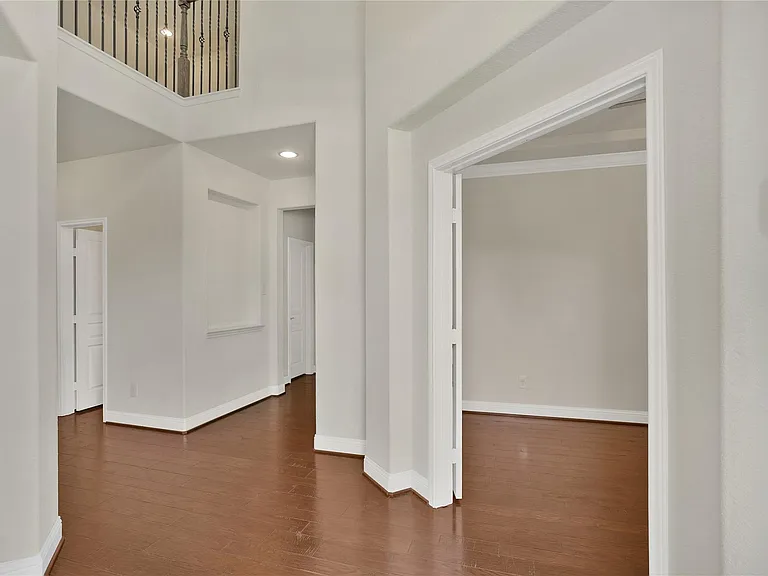 18 Garden Path Pl — Photo 7