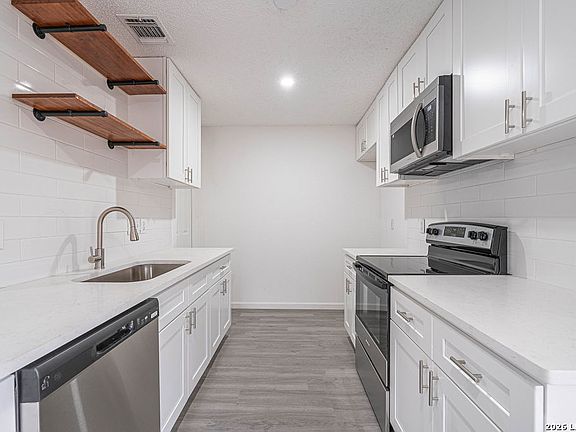 4th image of 9131 Valley Ridge