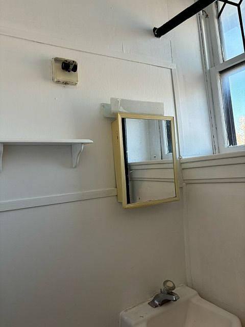 Building Photo 4