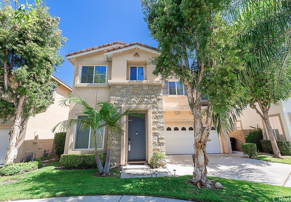 1st image of 2211 Yosemite Way