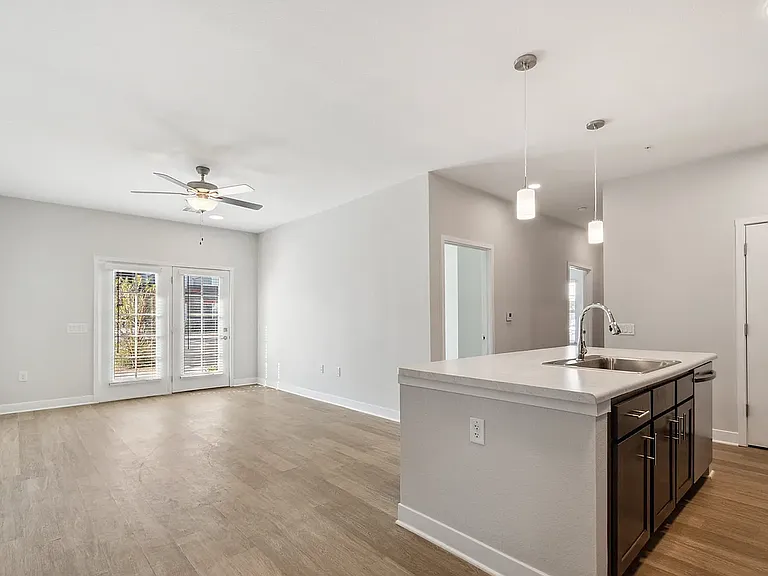 Sunland Flats — Photo 24