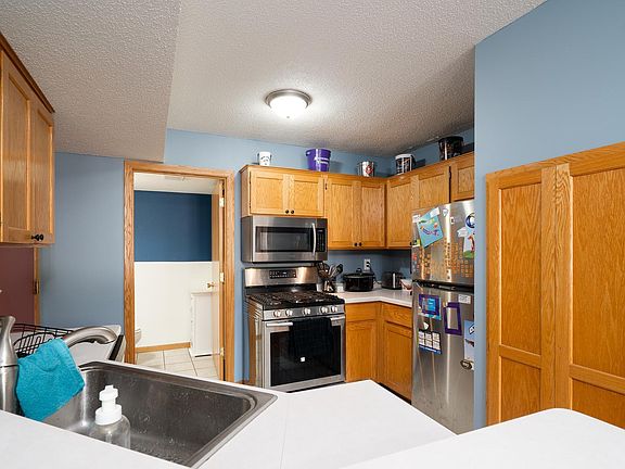 3rd image of 1586 Millpond Ct