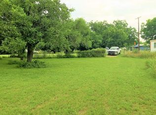 304 W 3rd St, Camp Wood, TX 78833