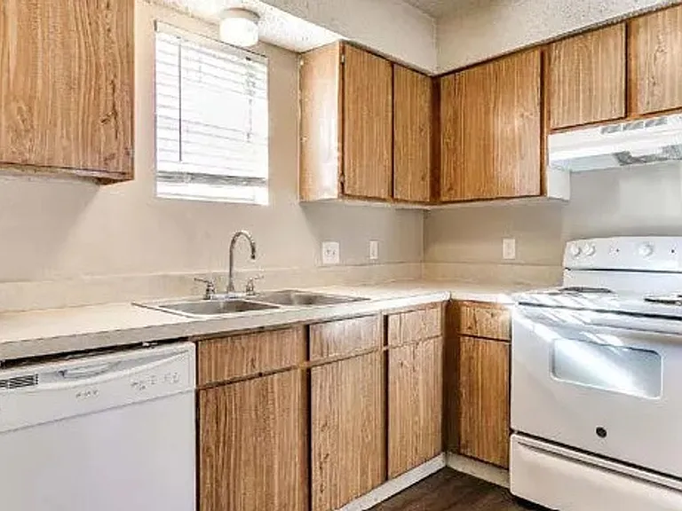 Park Place Apts — Photo 6