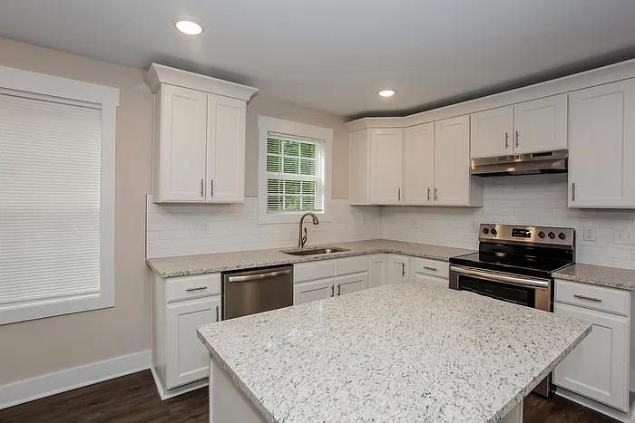 3 bed, 2.5 bath, 1356 sqft, $1,845 — Photo 3