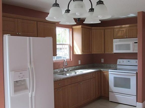 3rd image of 7914 Croton Ave