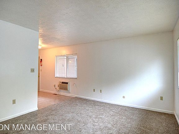 2nd image of 827 Jessie St