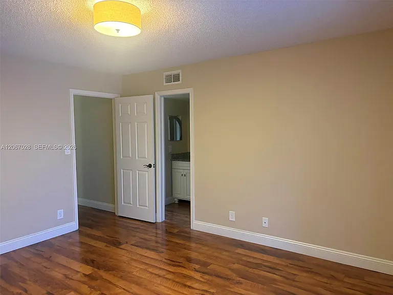233 SE 11th Ave #233 — Photo 10