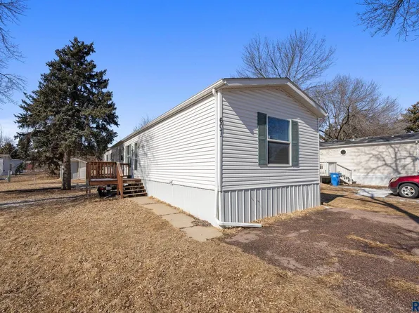 607 S Ebenezer Ave, Sioux Falls, SD 57106