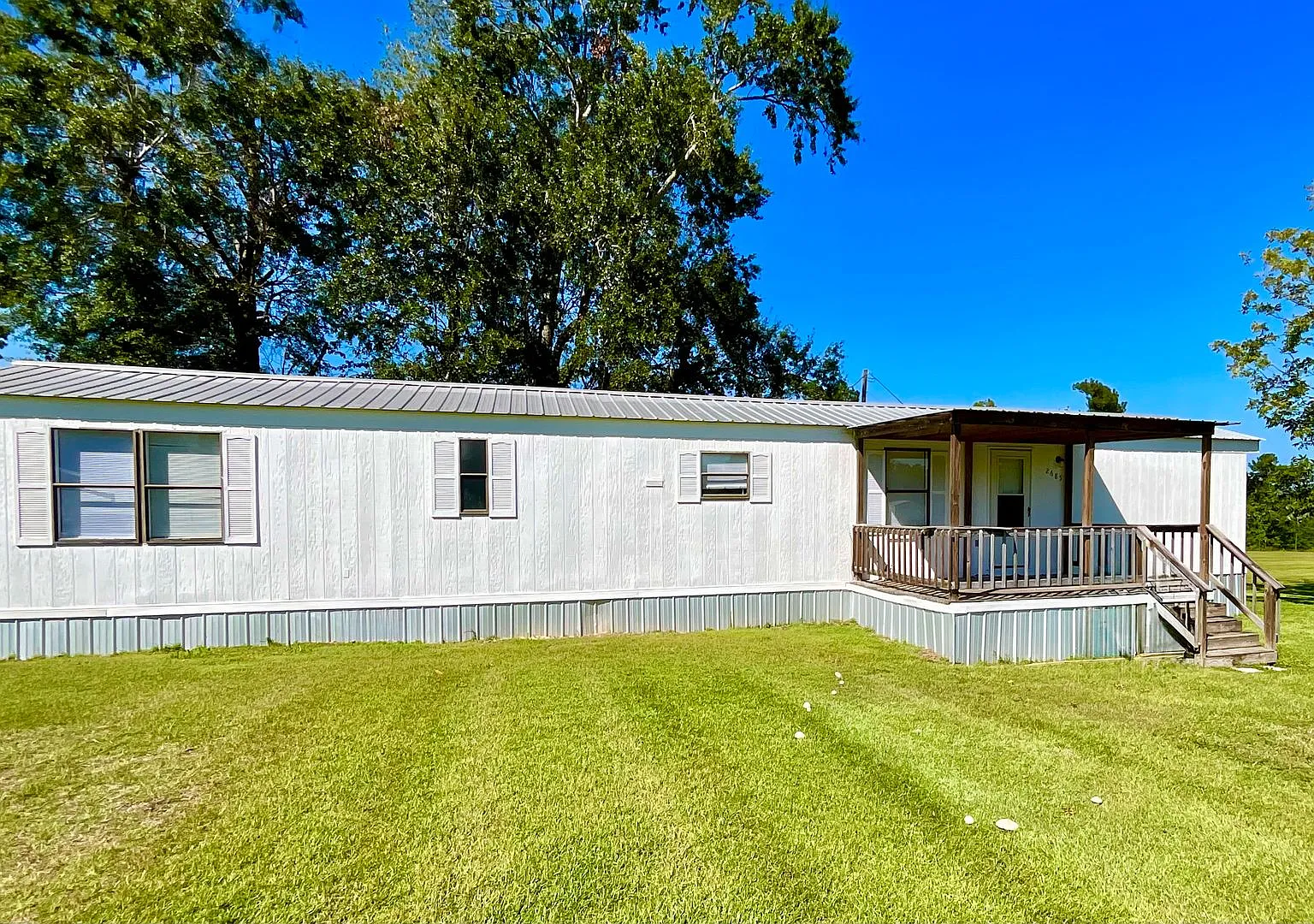 Sweet 2/2 in Quiet Marianna Park — Photo 1