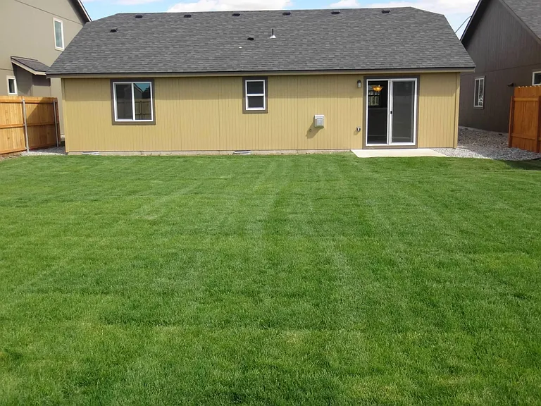 2052 Alco Ave — Photo 6