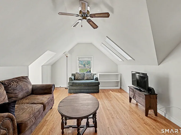723 Riverbank Rd #GARAGE COTTAGE — Photo 7