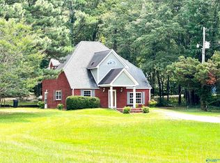 71 S Mountain Dr, Decatur, AL 35603