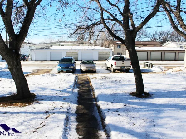 2 bed, $645, 2011 4th St NW #2, Minot, ND 58703