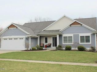 16072 Surrey Way, Spring Lake, MI 49456