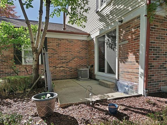 5th image of 24640 Meadow Ln