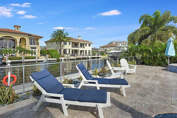 4 bed, 1836 sqft, $30,000 — Photo 2
