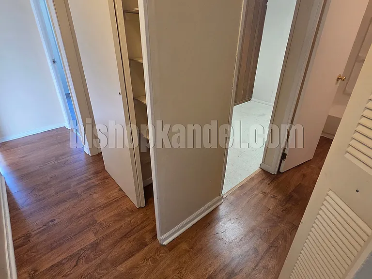 1123 Brenda Ct — Photo 6