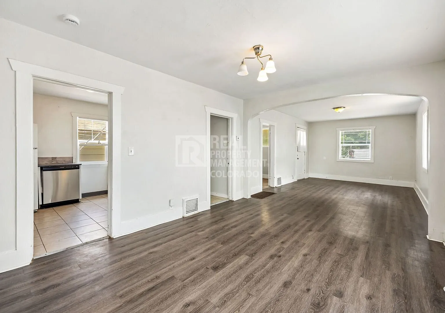 Charming Englewood Home Near Downtown & Light Rail — Photo 4