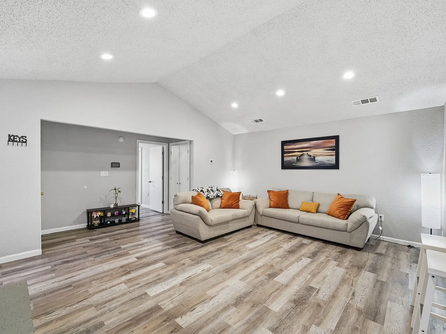 2 bed, 1102 sqft, $2,200 — Photo 4