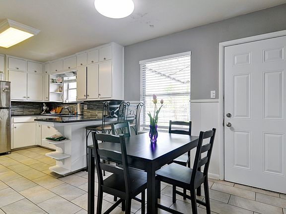 5th image of 3715 Jeanette Dr
