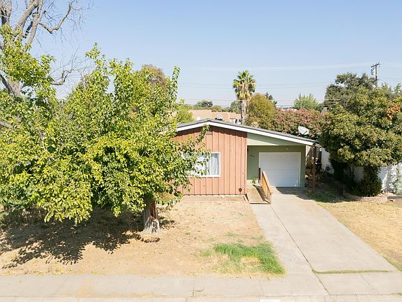 4th image of 2540 W Iris Avenue