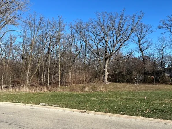 16961 Forest Glen Dr, Tinley Park, IL 60477