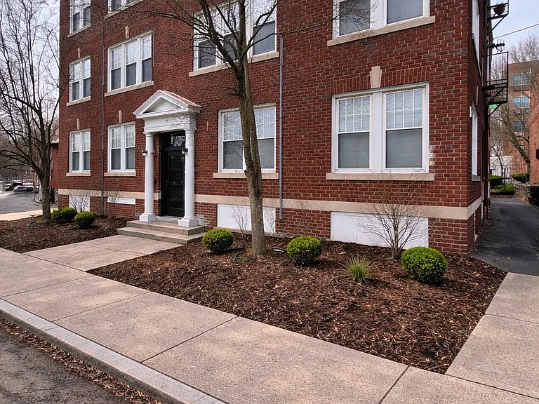 329 Beech St #2RF — Photo 8
