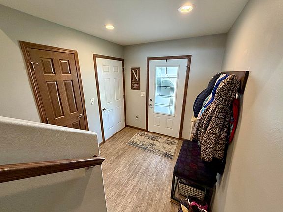 4th image of 2333 S Lawson St