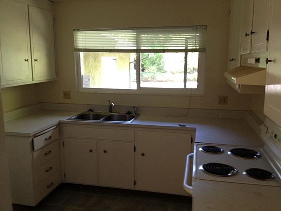 4th image of 2958 Grinnel Dr
