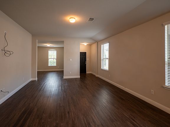 5th image of 1004 Alexa Dr