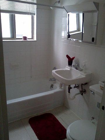 2nd image of 1000 8th St SE APT 8