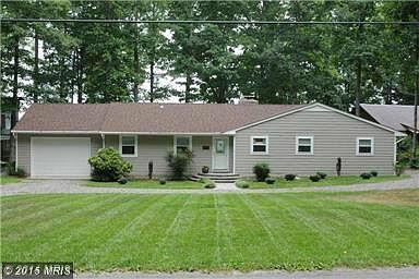 3rd image of 641 N Lakeshore Dr