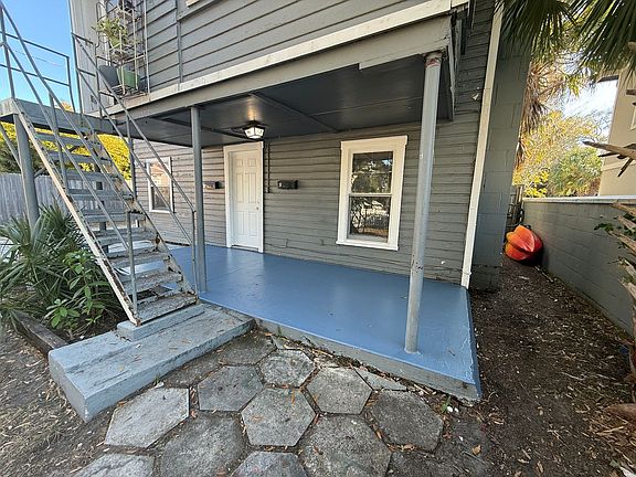 4th image of 320 21st Ave S