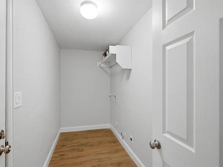 313 N Church St — Photo 15