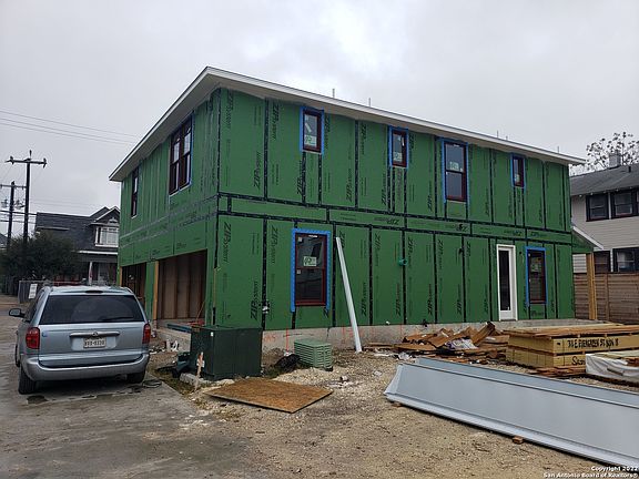 3rd image of 311 E. Evergreen #BLDNG 18