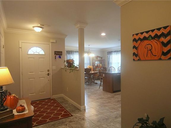 3rd image of 114 Cedar Glen Dr