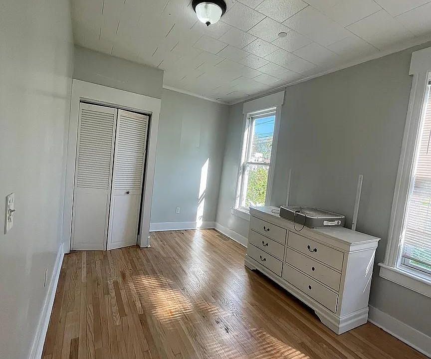 1st image of 187 Orange Ave #1