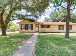 813 George St, Taylor, TX 76574