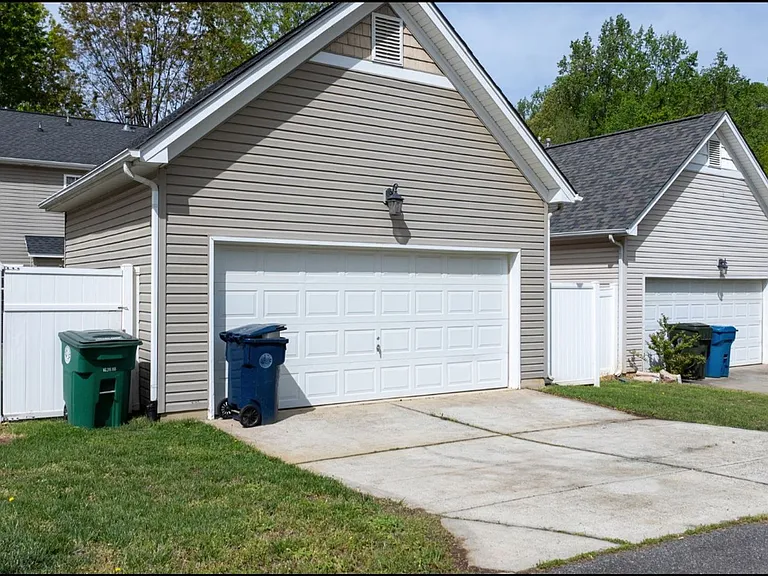 10060 Switchyard Dr — Photo 20
