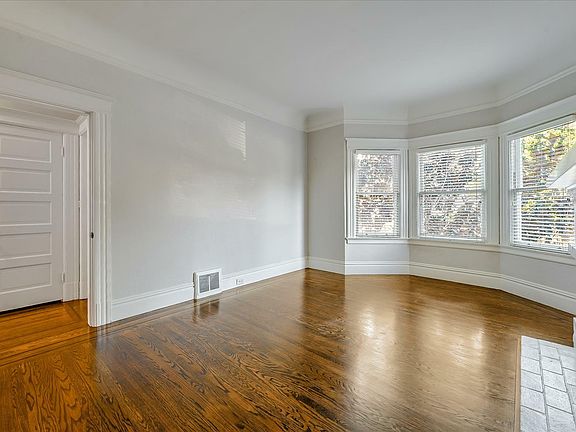 3rd image of 732 Potrero Ave